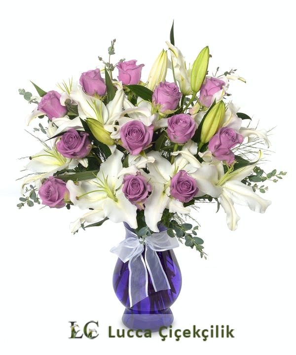 LİLA GÜLLER VAZOSU